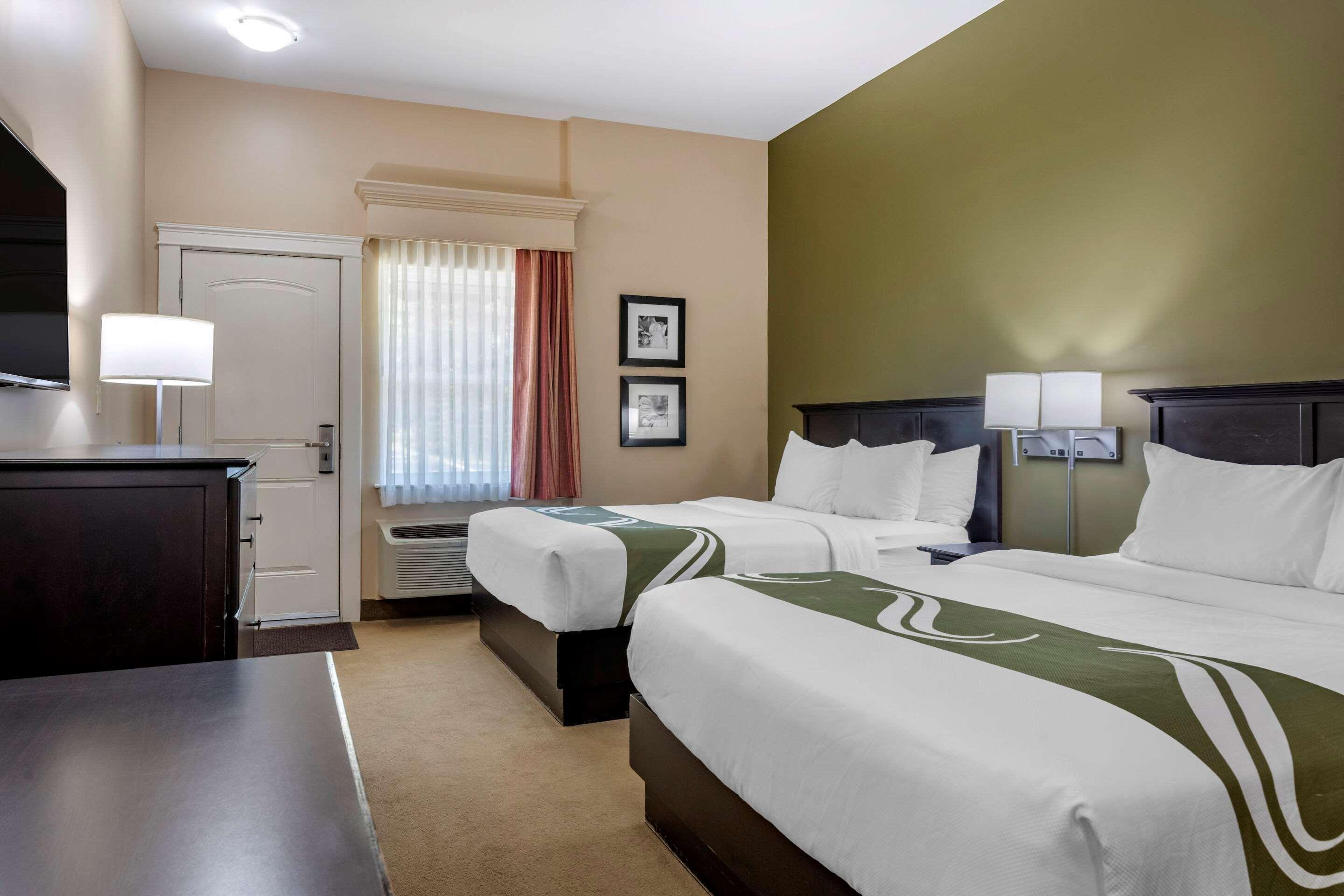 Quality Inn & Suites Amsterdam Saint John Esterno foto